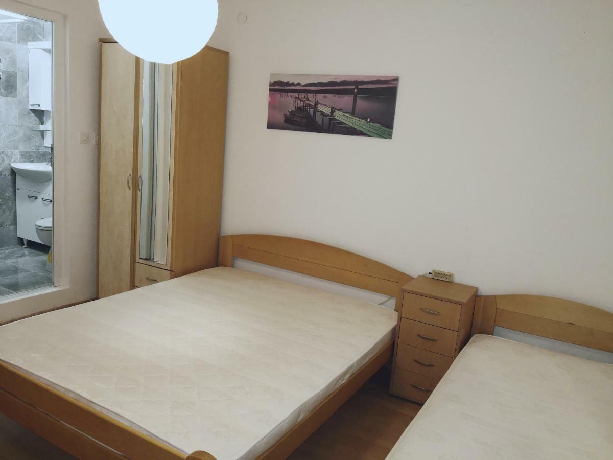 Zemunella Guest House ヘルツェグ・ノヴィ エクステリア 写真
