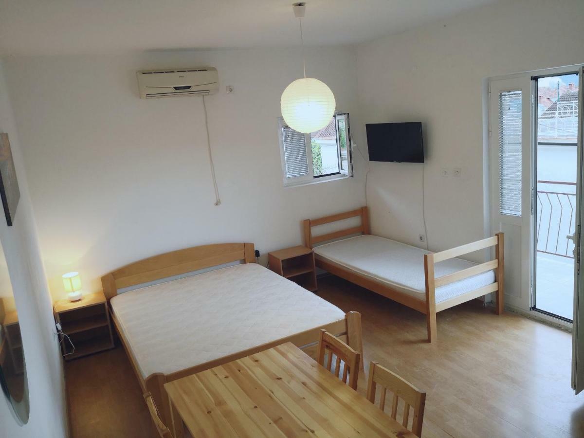 Zemunella Guest House ヘルツェグ・ノヴィ エクステリア 写真