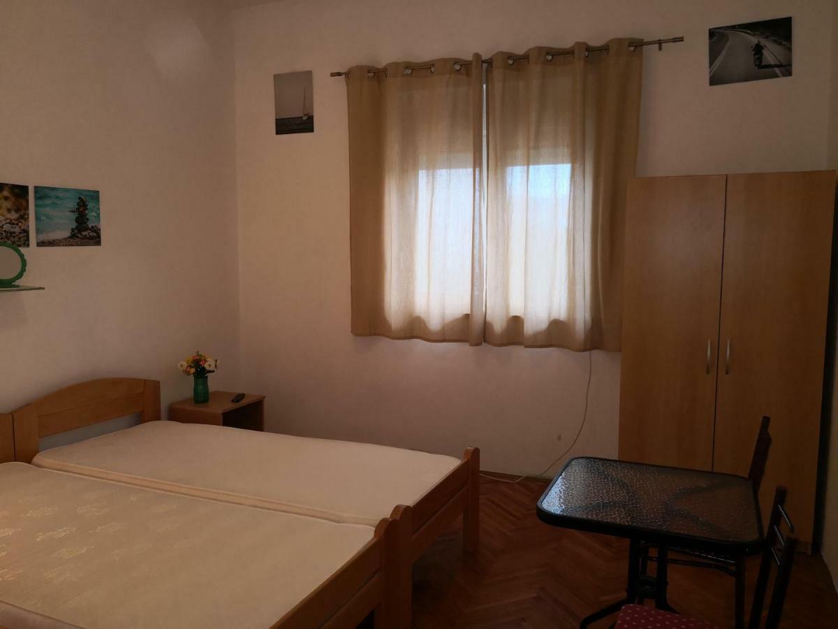 Zemunella Guest House ヘルツェグ・ノヴィ エクステリア 写真