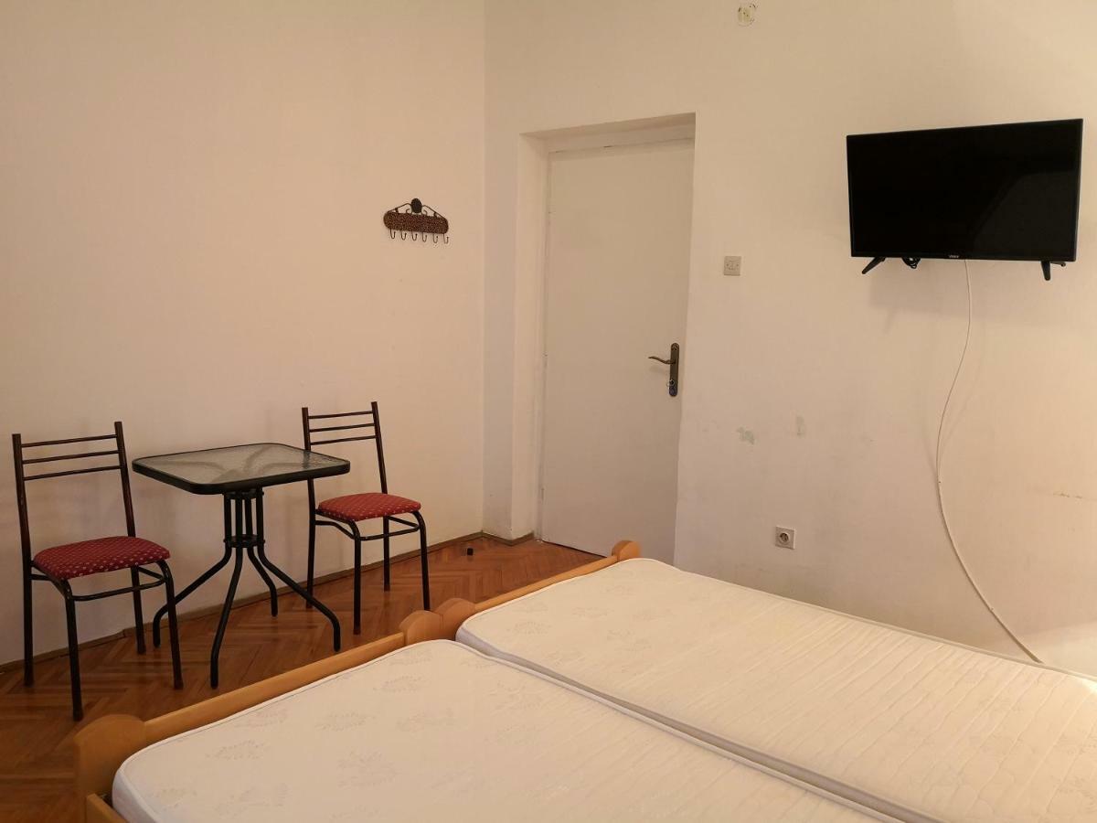 Zemunella Guest House ヘルツェグ・ノヴィ エクステリア 写真