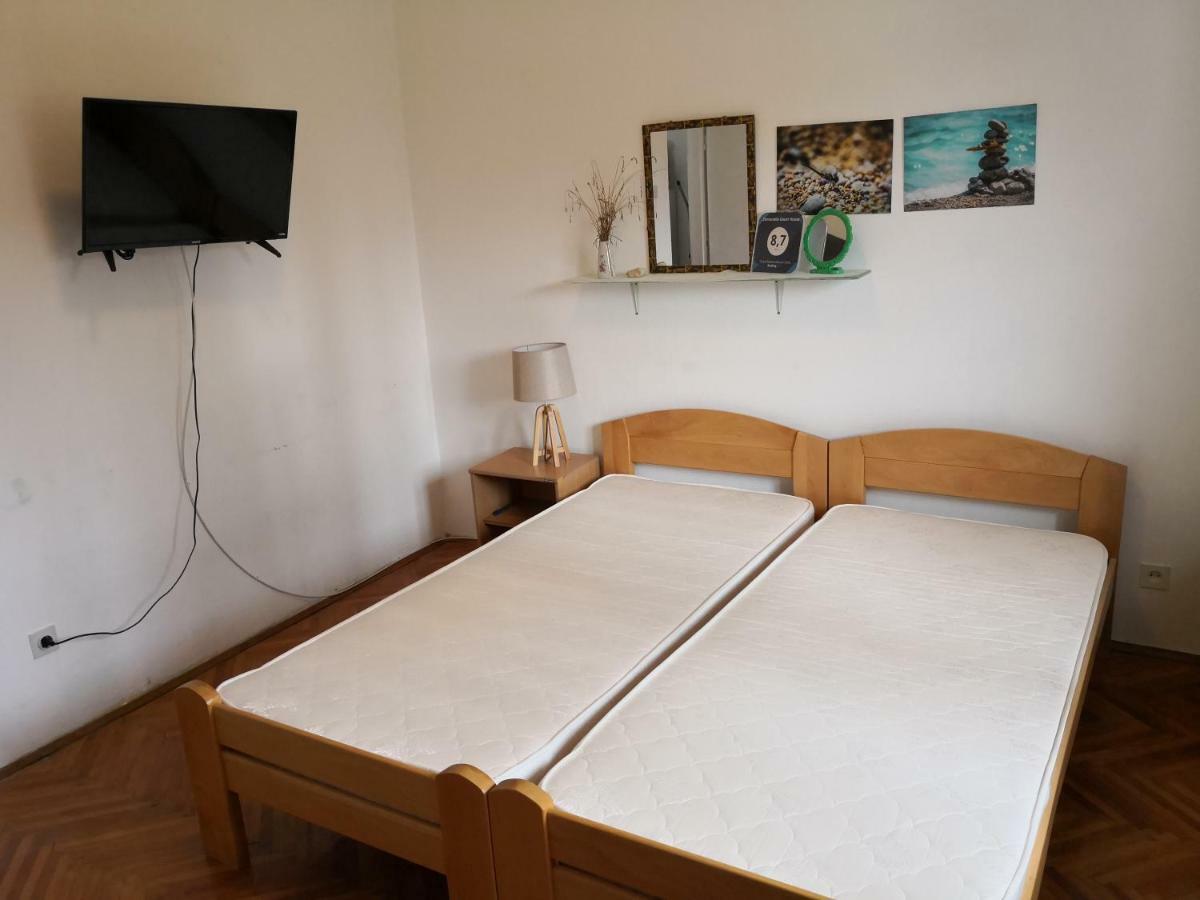 Zemunella Guest House ヘルツェグ・ノヴィ エクステリア 写真
